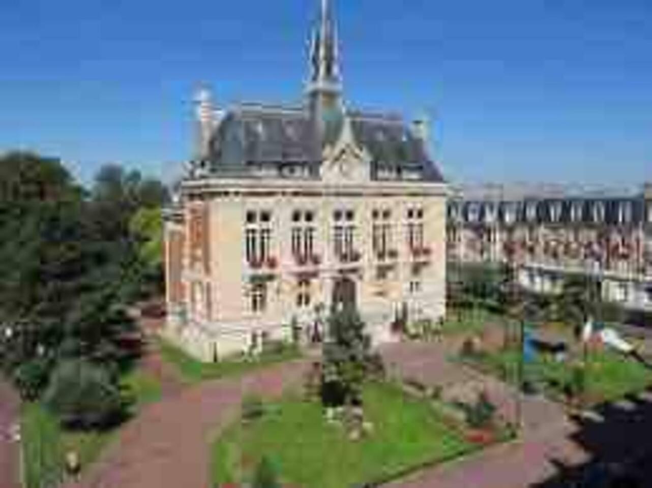 Appartement 2 Pieces Au Raincy Proche De Paris Le Raincy Kültér fotó